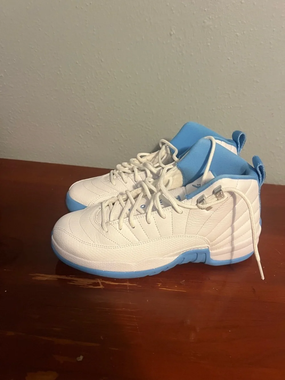Jordan Men's Athletic Shoes White and Light Blue Retro 12 Melo Sz 7